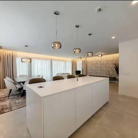 Villa Luxury 4 Bedroom With Sea Views And Private Pool In Eden