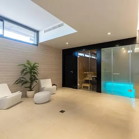 Villa Luxury 4 Bedroom With Sea Views And Private Pool In Eden