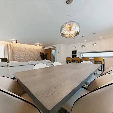 Luxury 4 Bedroom With Sea Views And Private Pool In Eden *